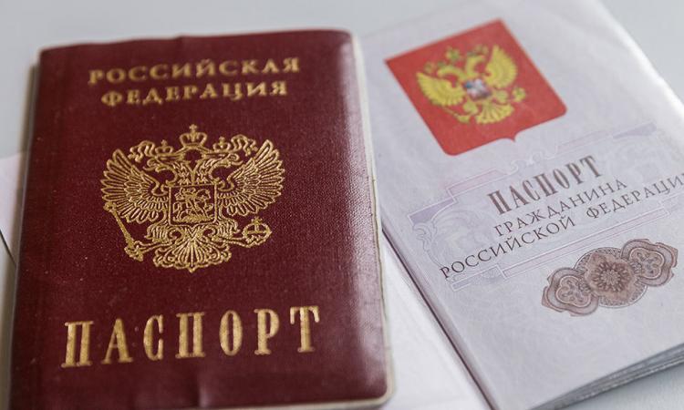 Мишустин разрешил россиянам не ставить в паспорт отметки о браке и детях